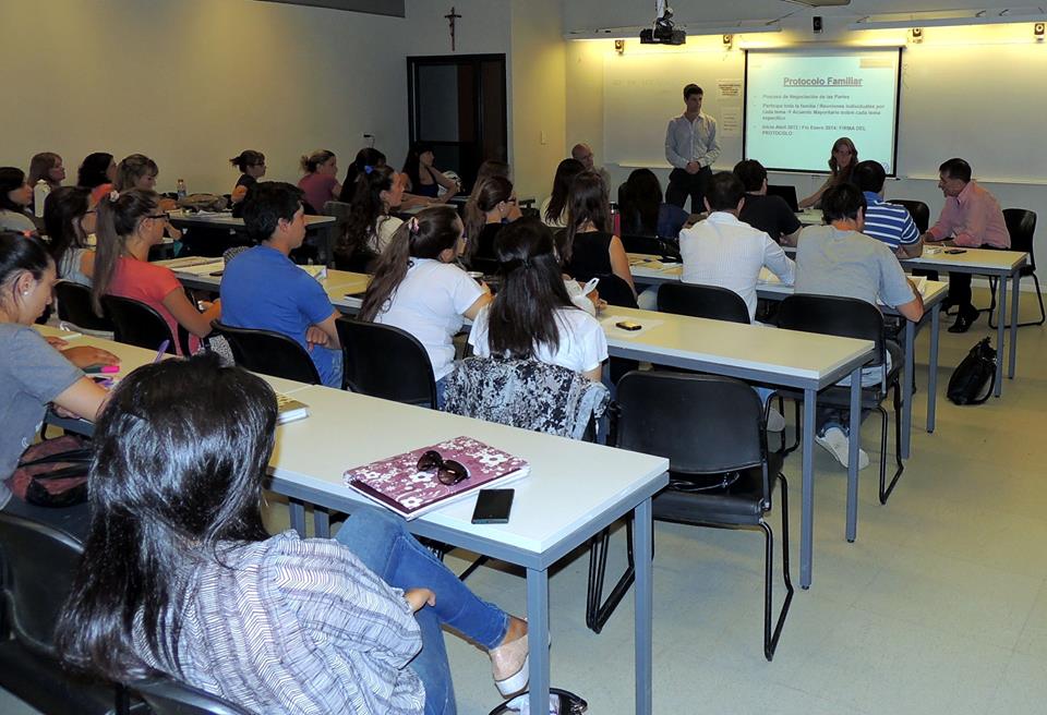 Empresas familiares socias del CEER brindaron su testimonio a alumnos de Derecho