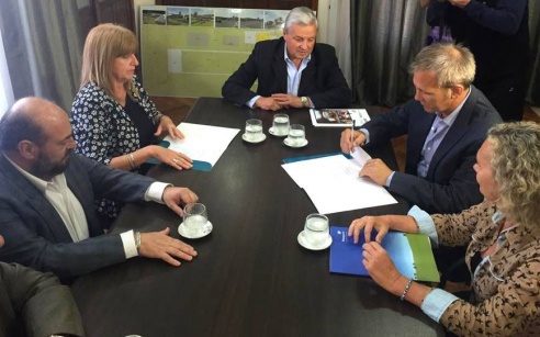La Fundación Petropack y el gobierno provincial firmaron un convenio de cooperación